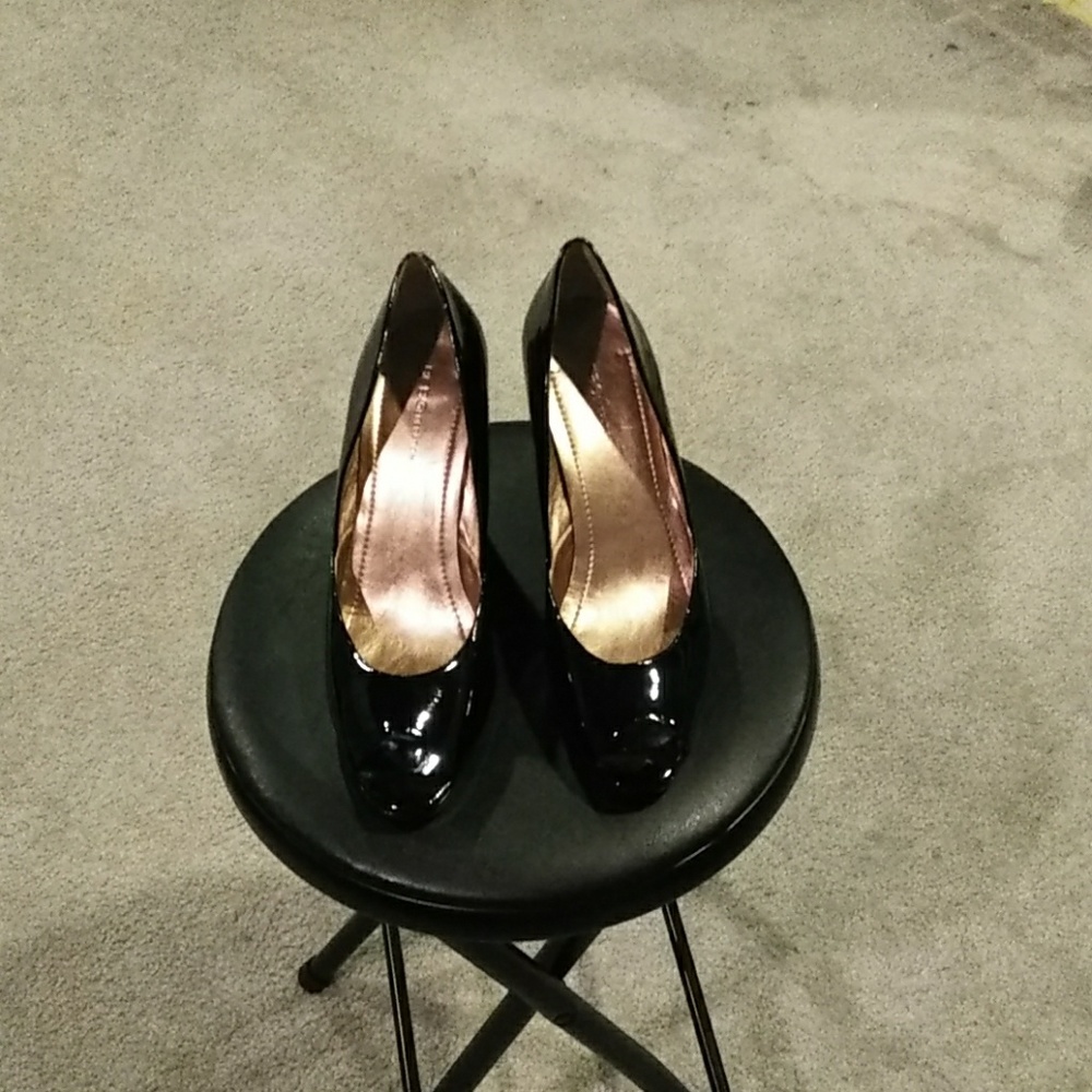 BCBG wedges